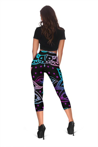 Black & Purple Lotus Decor Capri Leggings